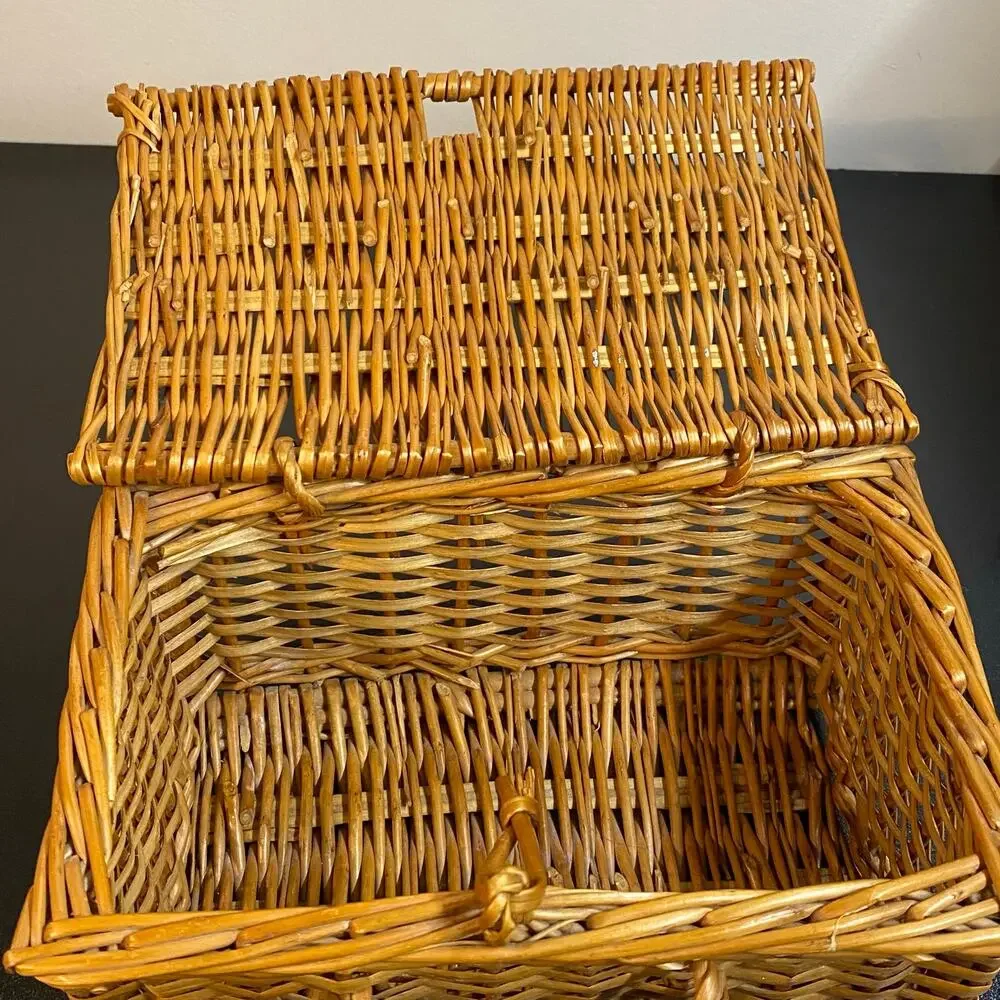 Small Vintage Handwoven Wicker Trinket Chest Basket with Hinged Lid